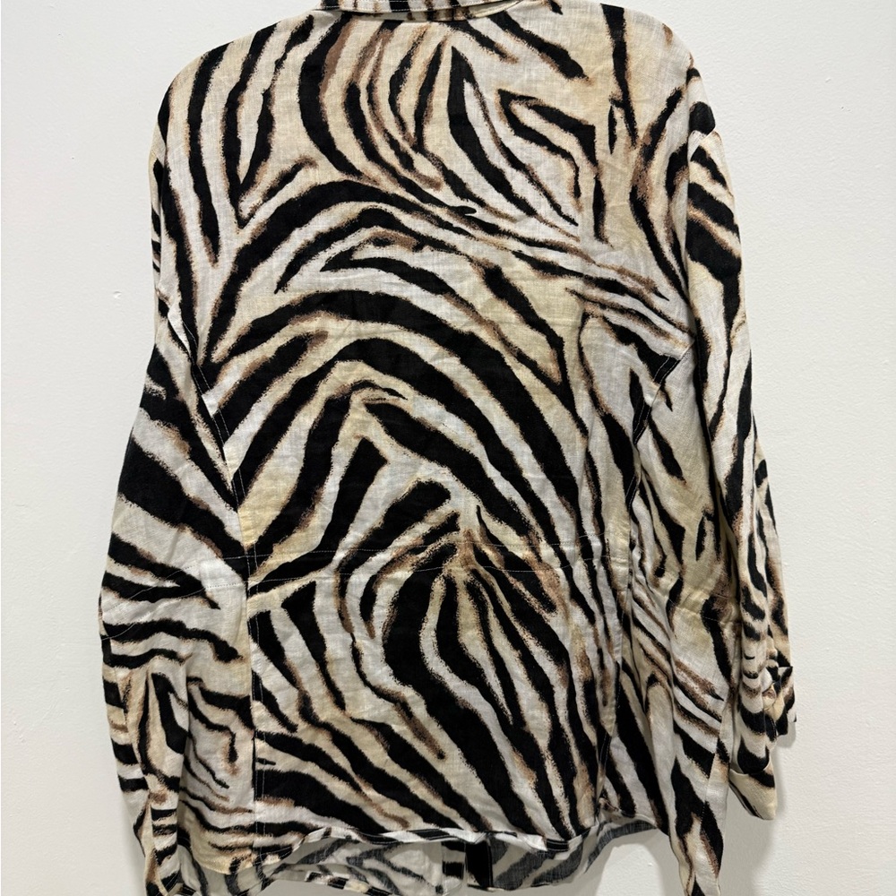 JM Collection Zebra Pattern Shirt - Picture 4 of 9